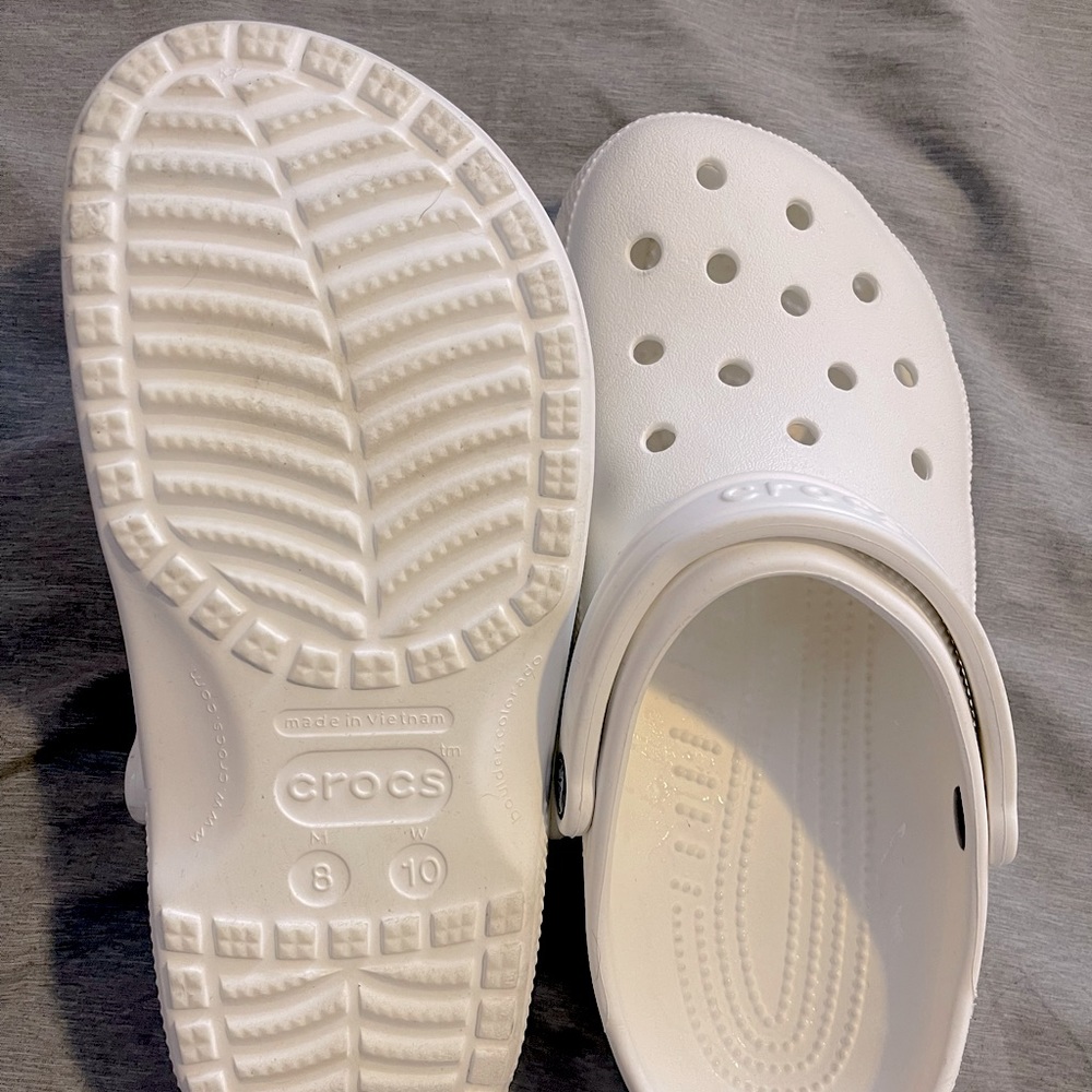 White Crocs (Womens 10, Mens 8)